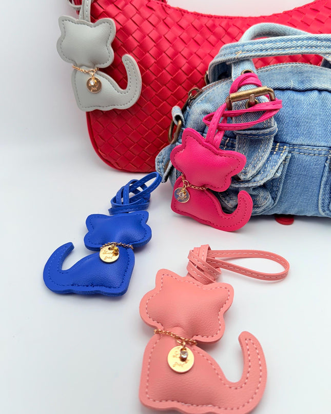 Cat-Shaped Bag Charm – Faux Leather Purse Accessory with Gold Pendant & Cute Necklace