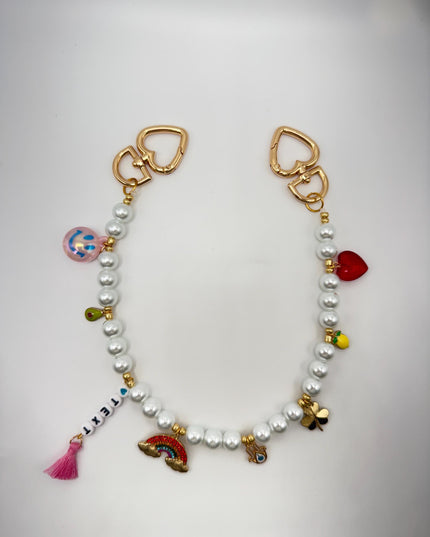 Custom Pearl Bag Charm with Gold Heart Clasps – Personalized Name Beaded Purse Charm – Cute Lucky Charms – Kawaii Aesthetic Bag Accessory